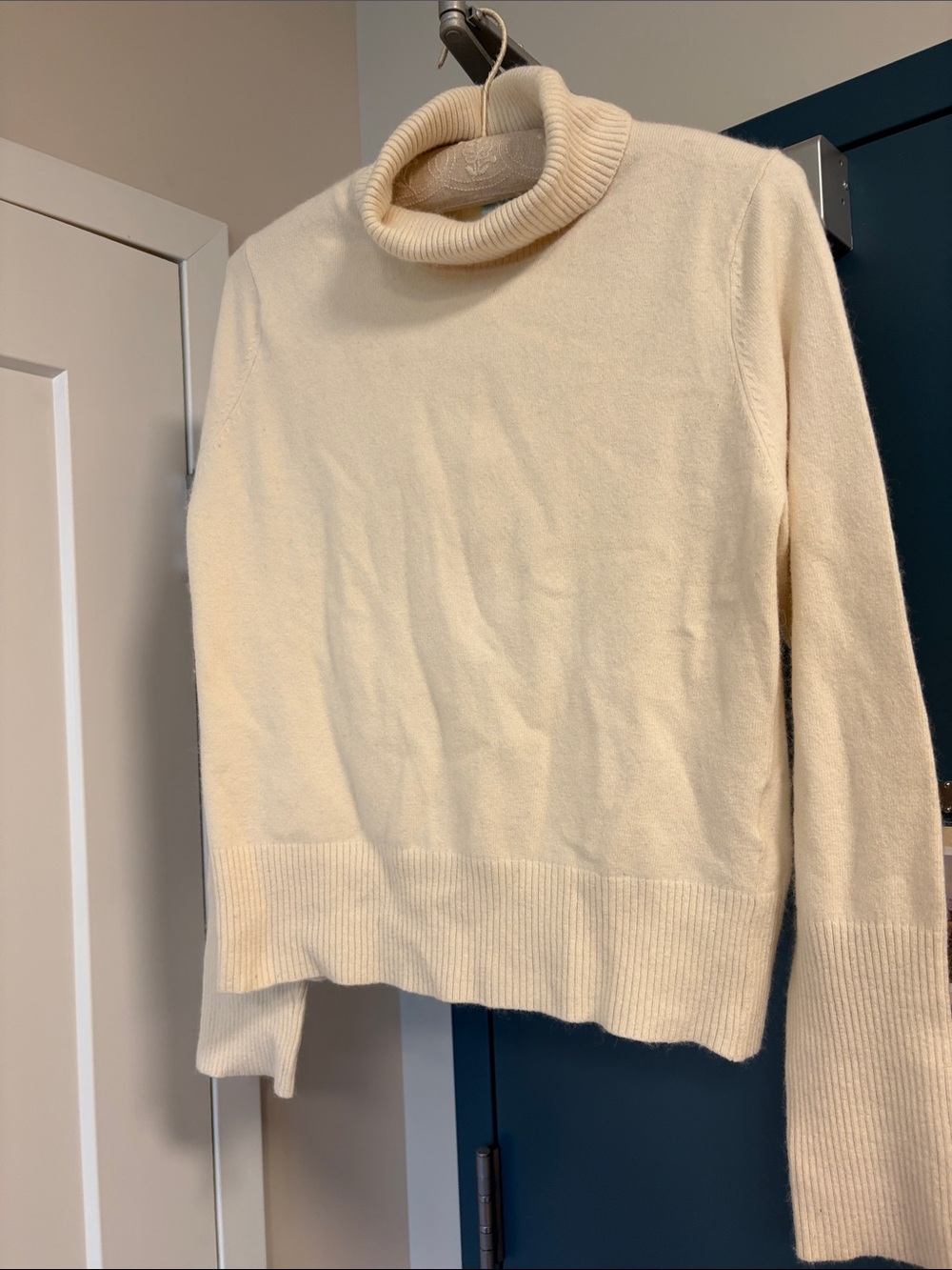 Women's Cream Turtleneck Sweater - Classic Cozy Knit. Vintage made in Hong Kong.